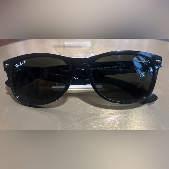 Ray-Ban Sunglasses - Picture 3 of 7